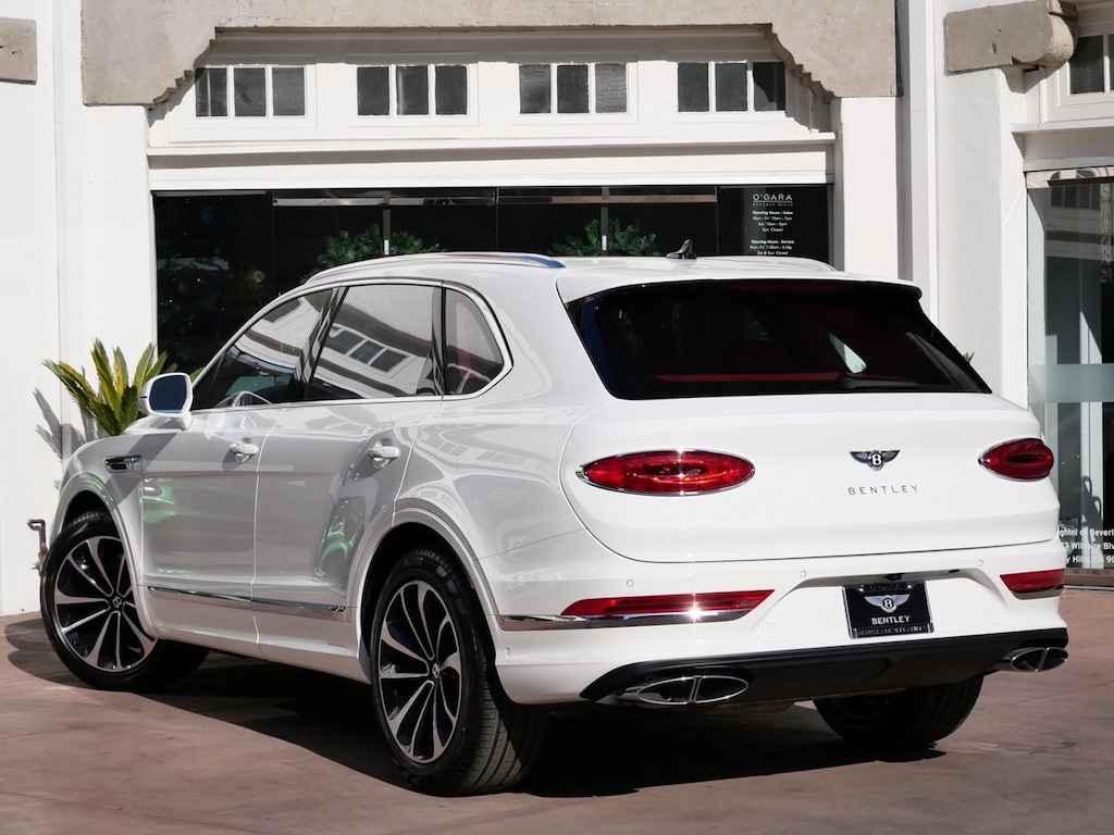 New 2024 Bentley Bentayga V8 SUV
